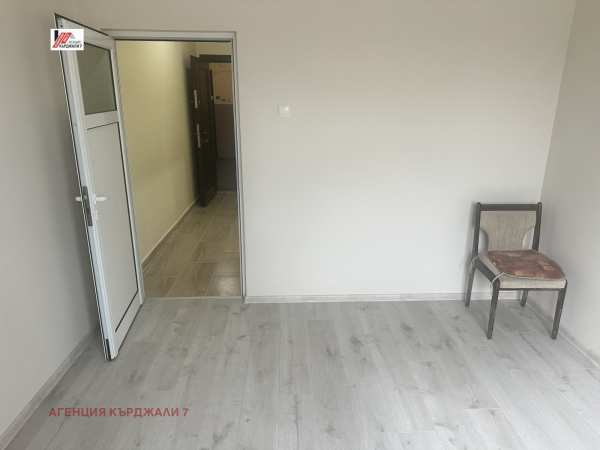 Продава 2-стаен, гр. кърджали, център
