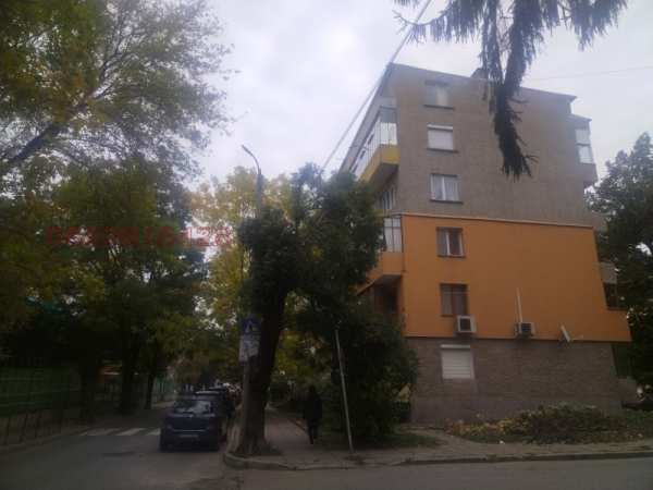 Дава под наем ателие, таван, гр. разград, център