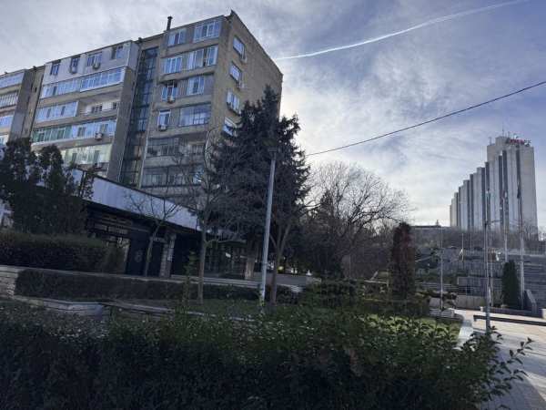 Апартамент тристаен център