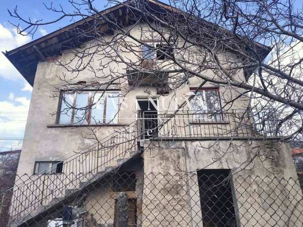 Къща в с.Кладница, област Перник