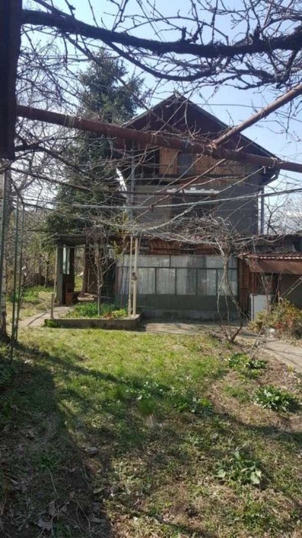 Продава се къща в с. Коняво