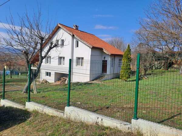 Продава КЪЩА, област София, гр. Правец, с.Джурово