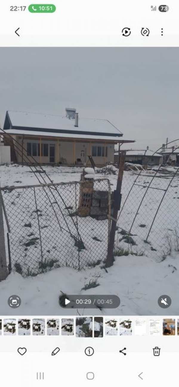 продавам парцел с упи постройка за къща или за вила