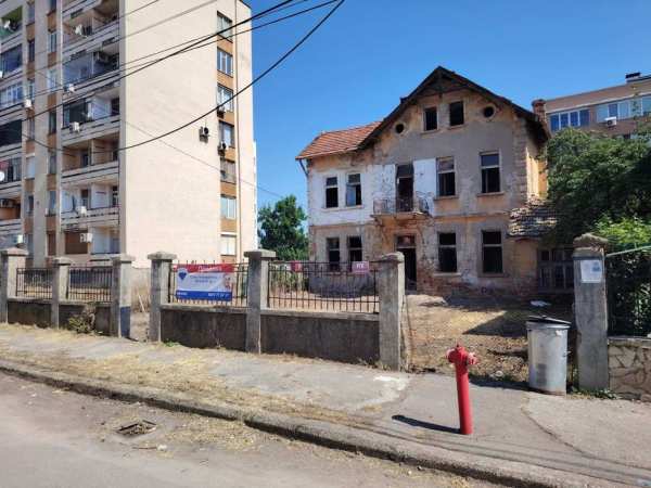 Къща в центъра  на гр. Бяла Слатина