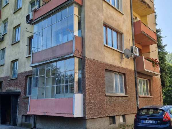 Продавам Апартамент