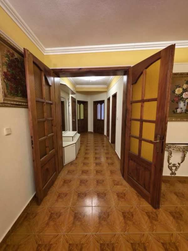 Продава се апартамент в Кресна