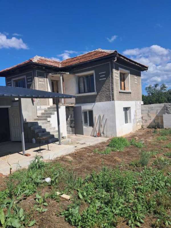 Къща в Беловица 48000€