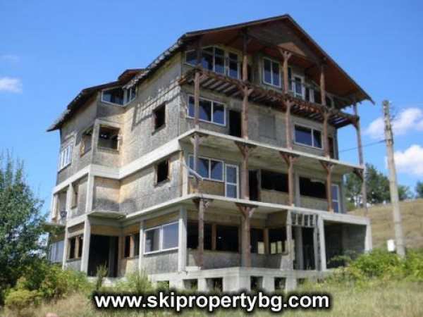 Продава  къща с. Гуцал, област София
      498 кв.м