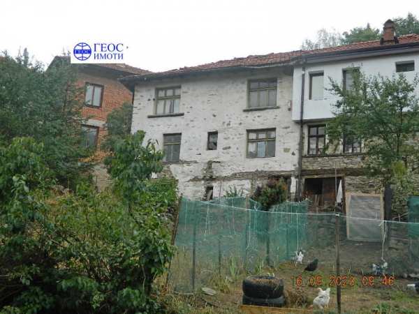 Продава къща, с. момчиловци, област смолян
