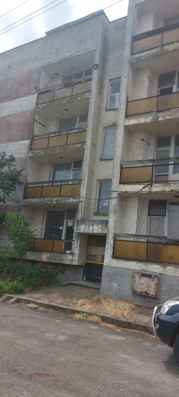 Продава  2-стаен град Ямбол, Център
      70 кв.м