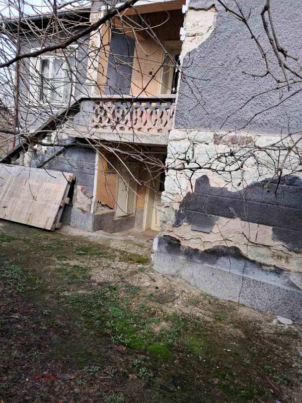 Продава къща, с. знаменосец, област стара загора