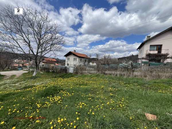 Продава парцел, с. рударци, област перник