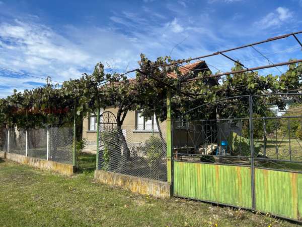 Продава къща, с. долни раковец, област перник