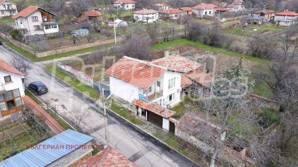 Продава къща, с. тъжа, област стара загора