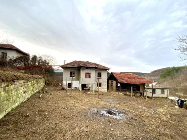 Продава къща, с. върбешница, област враца