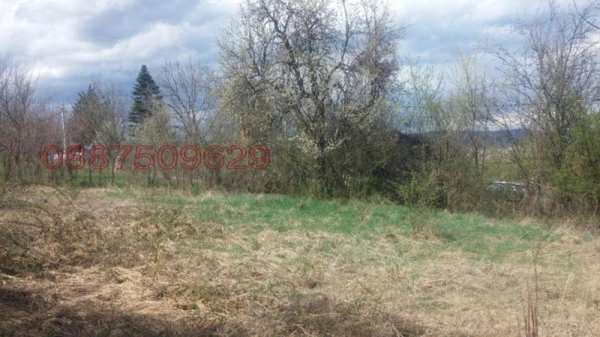 Продава  парцел с. Добревци, област Ловеч
      700 кв.м