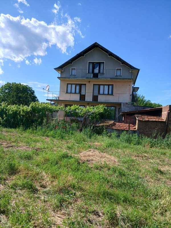 Продава къща, с. средец, област стара загора