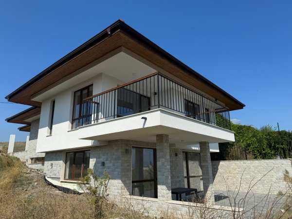 Продава къща, с. лъка, област бургас