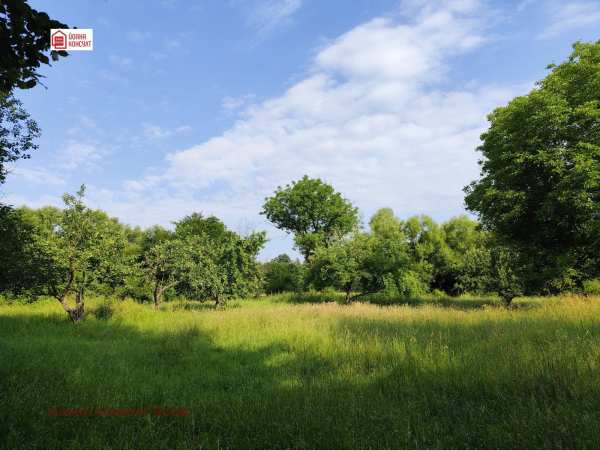 Продава парцел, гр. априлци, област ловеч