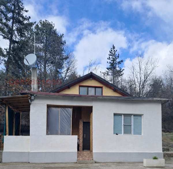 Продава къща, с. луково, област софия област