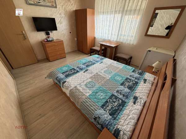 Продава етаж от къща, с. синеморец, област бургас