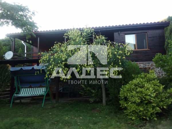 Продава къща, с. батулия, област софия област