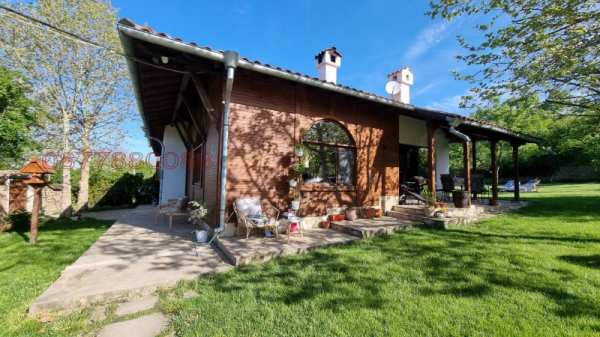 Продава  къща с. Велчево, област Велико Търново
      180 кв.м