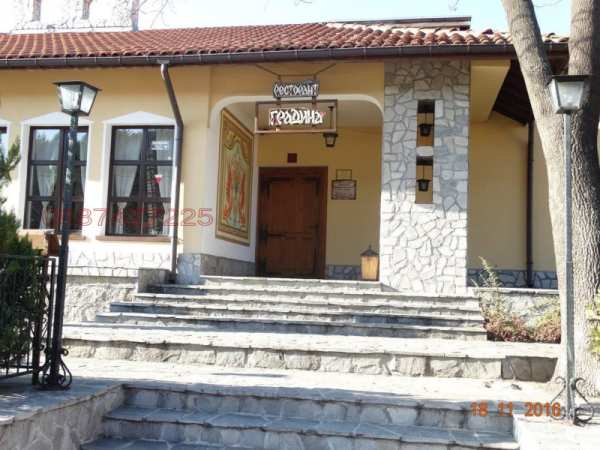 Продава бизнес имот, гр. момин проход, област софия област