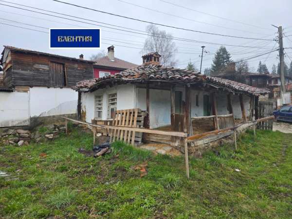Продава къща, гр. копривщица, област софия област