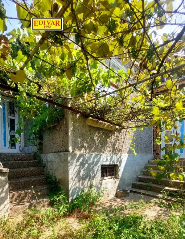 Продава къща, с. ловчанци, област добрич