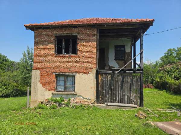 Продава къща, с. голяма желязна, област ловеч