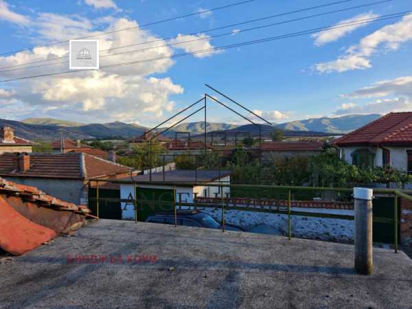 Продава  къща с. Искра, област Пловдив
      97 кв.м