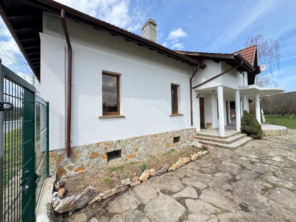 Продава къща, гр. ябланица, област ловеч