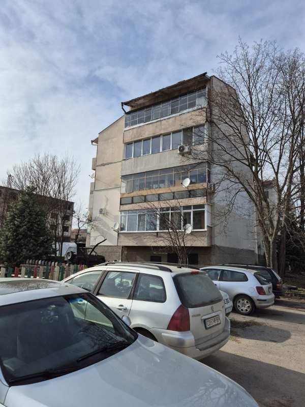 Продава 2-стаен, с. горна малина, област софия област