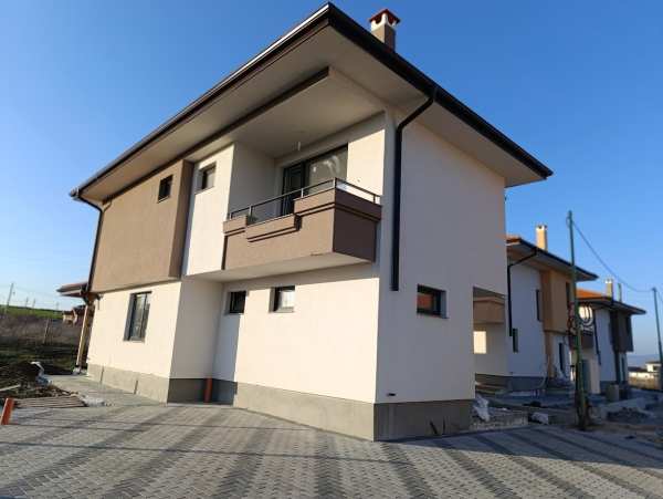 Продава къща, с. гурмазово, област софия област