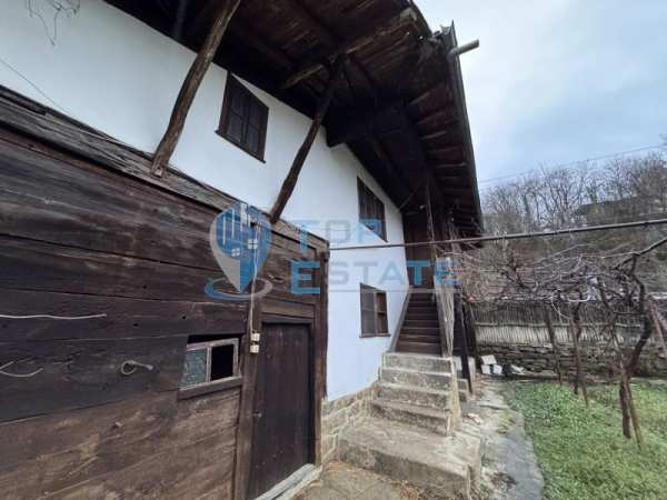 Продава къща, гр. елена, област велико търново
