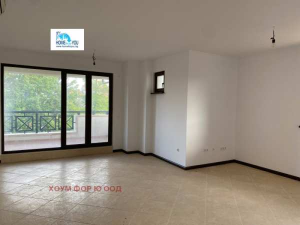 Продава  3-стаен с. Лозенец, област Бургас
      220 кв.м