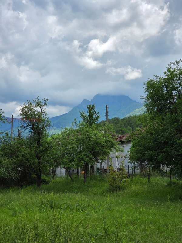 Продава парцел, гр. априлци, област ловеч