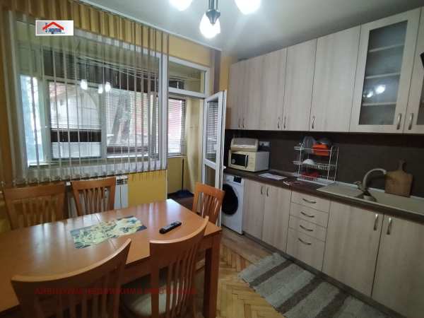 Дава под наем 2-стаен, гр. плевен, широк център