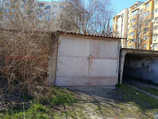 Дава под наем гараж, паркомясто, гр. ловеч, младост