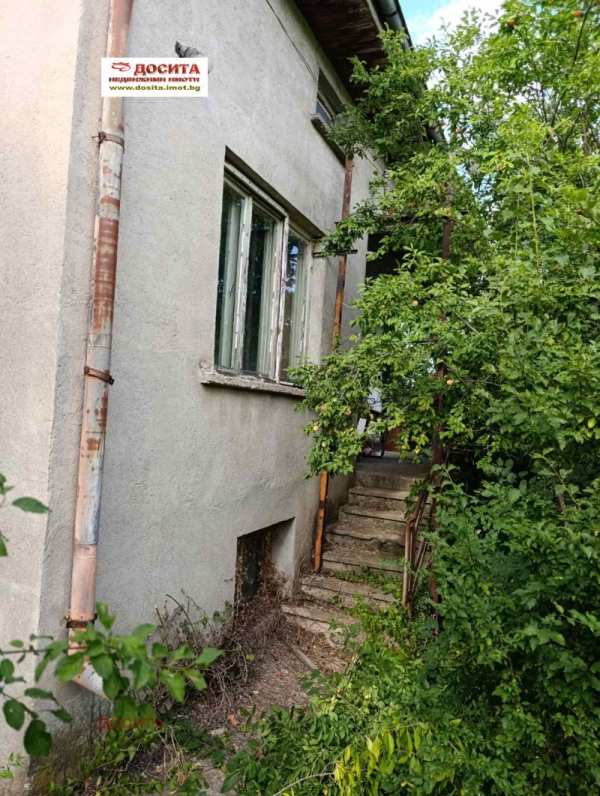 Продава  къща с. Калояновец, област Стара Загора
      80 кв.м