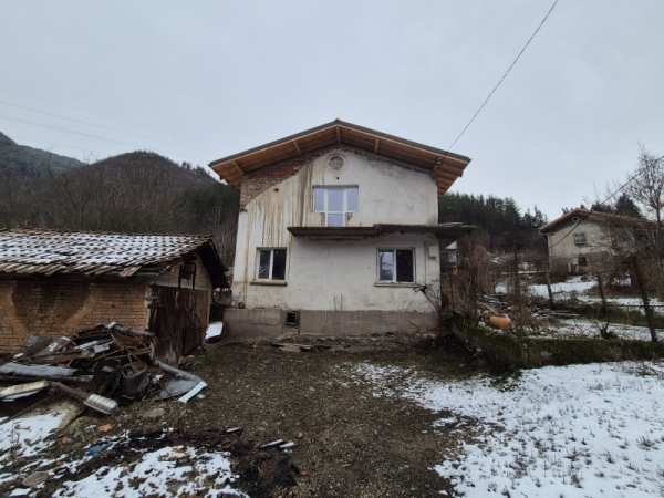Продава къща, с. реброво, област софия област