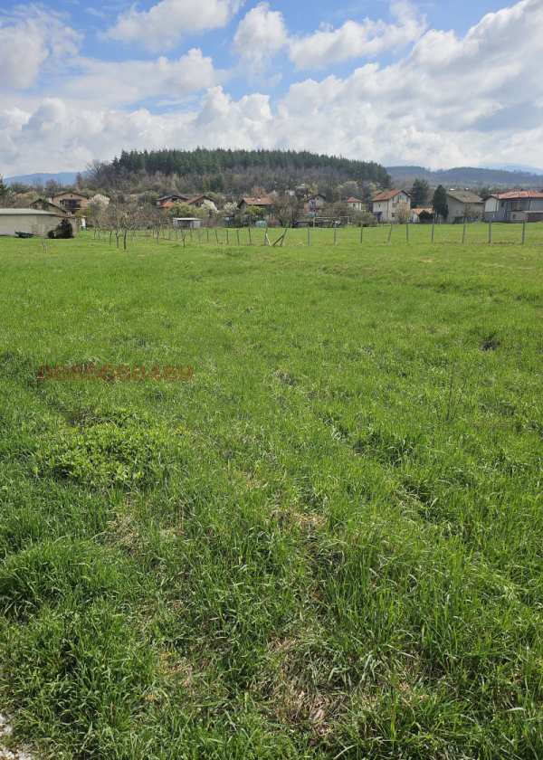 Продава парцел, с. студена, област перник