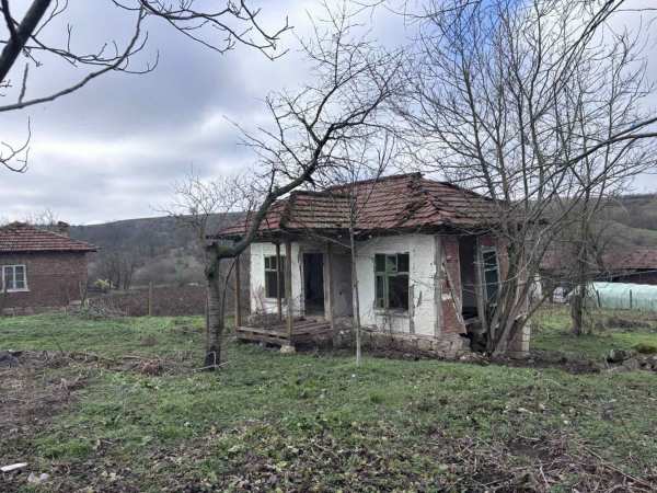 Продава къща, с. гроздьово, област варна