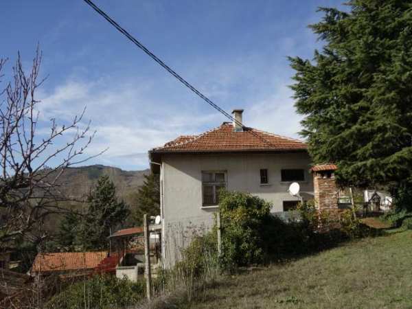 Продава  къща с. Церово, област Пазарджик
      140 кв.м