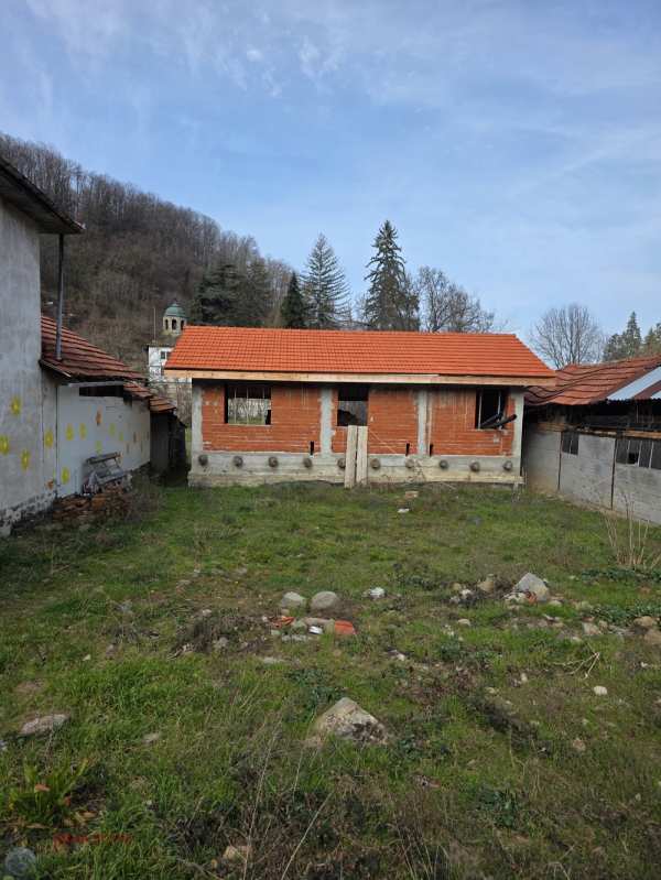 Продава къща, с. орешак, област ловеч