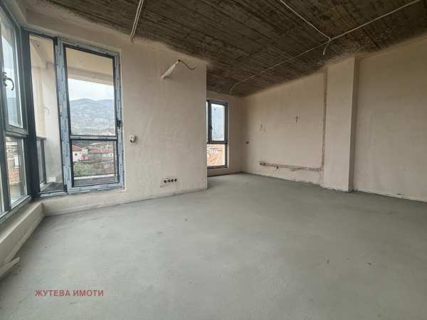 Продава 3-стаен, гр. карлово, област пловдив