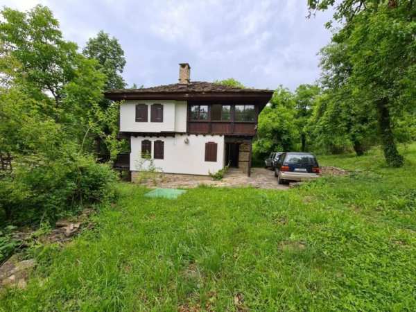 Продава  къща с. Боженците, област Габрово
      150 кв.м