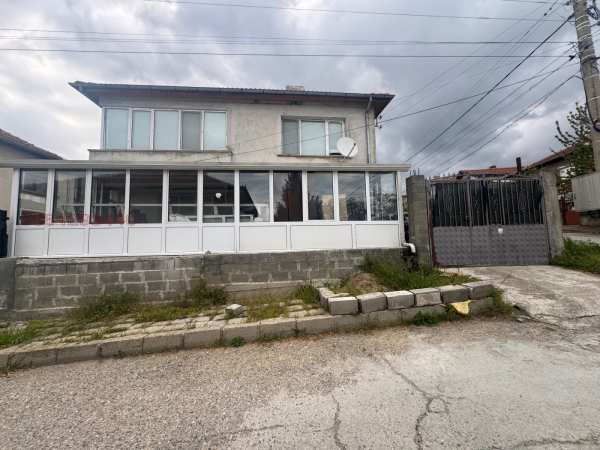 Продава къща, гр. твърдица, област сливен