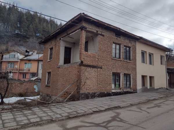 Продава къща, с. добърско, област благоевград